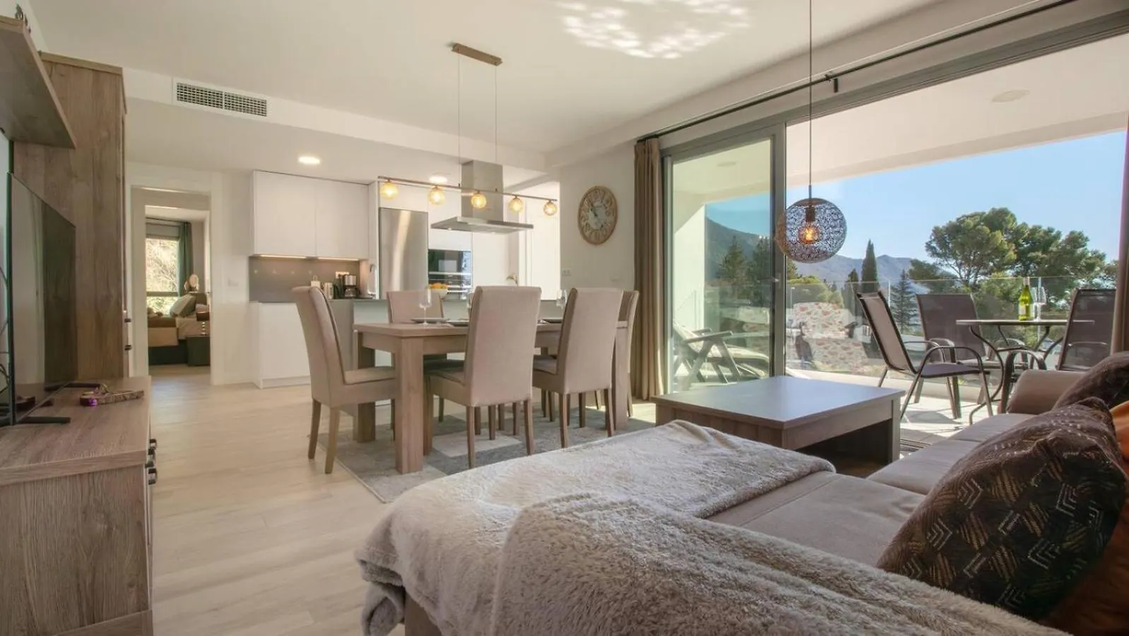 Stylish Central Apartment & Panoramic Views Mijas location